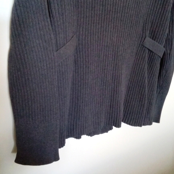 Calvin Klein V-Neckline Long Sleeve Cardigan - Picture 8 of 8